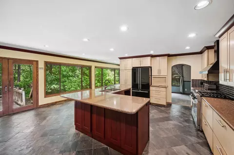11708 Sunset Trl, Plymouth, MN 55441