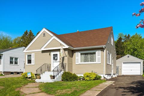 2331 W 26th St, Duluth, MN 55811