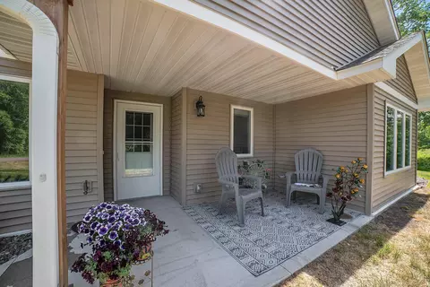 932 Cart Way Ln, Hinckley, MN 55037