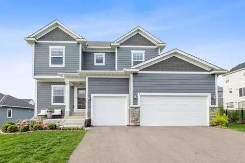 9541 James Cir N, Lake Elmo, MN 55042