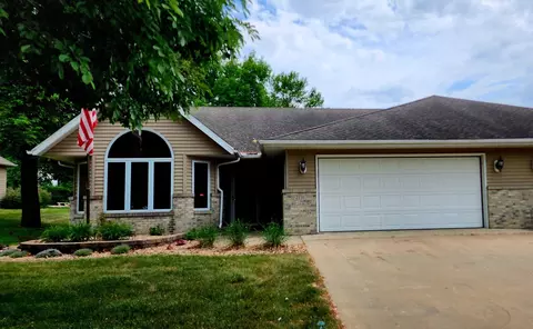 2731 Campus Ln, Albert Lea, MN 56007
