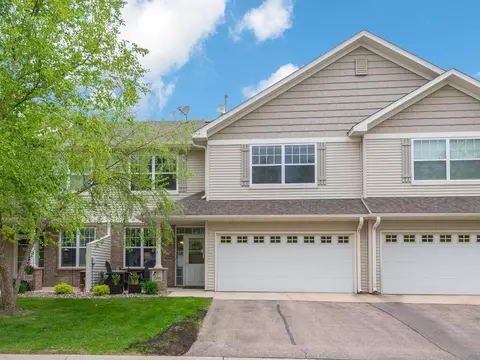 1548 Independence Dr #208, Northfield, MN 55057