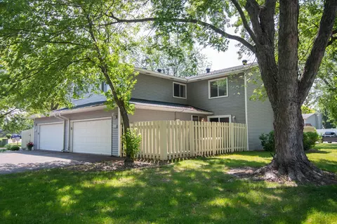 7608 Rimbley Rd, Woodbury, MN 55125