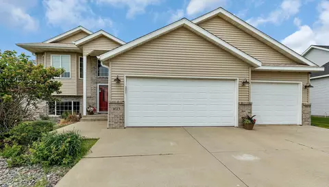 1613 Pine Siskin, Sartell, MN 56377