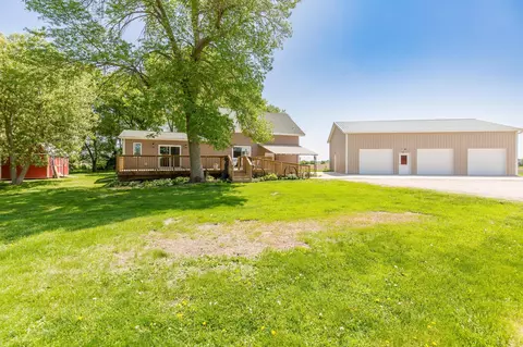 84525 340th St, Ellendale, MN 56026
