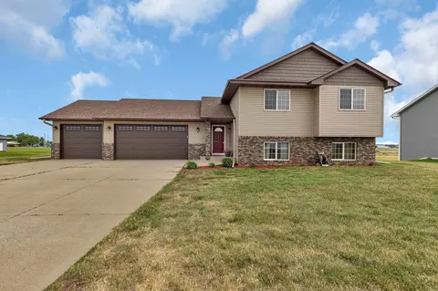 820 10th St, Clearwater, MN 55320