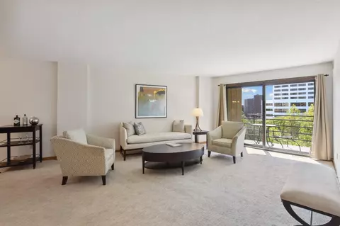 1200 Nicollet Ave #609, Minneapolis, MN 55403