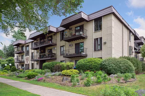 2809 E Minnehaha Pkwy #103, Minneapolis, MN 55417