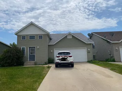 999 Falcon Rd SE, Rochester, MN 55904
