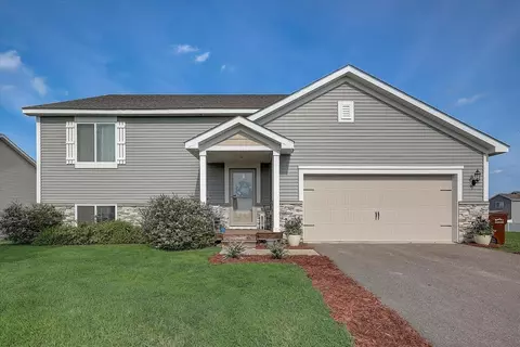 1106 Foede Cir, Montrose, MN 55363