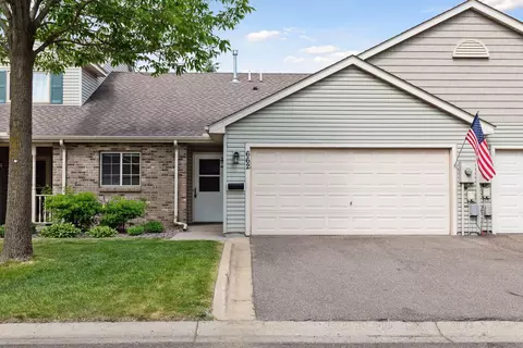 662 Monn Ave, Vadnais Heights, MN 55127