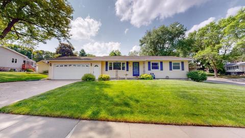 820 29th St NW, Rochester, MN 55901