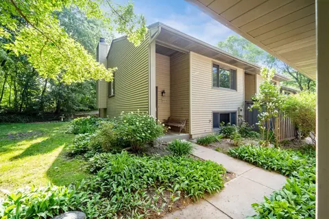 4375 Arden View Ct, Arden Hills, MN 55112