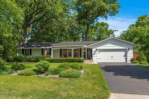 7210 Green Valley Rd, Golden Valley, MN 55427