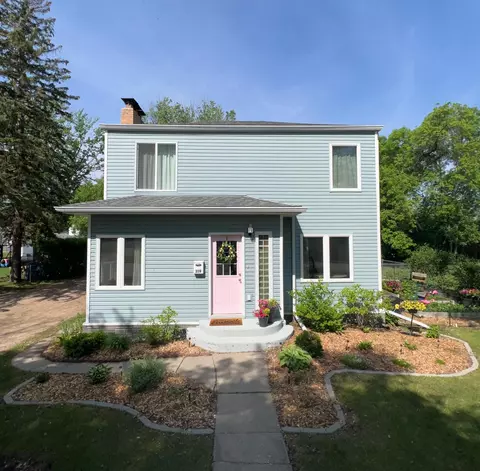 319 Kneale Ave N, Thief River Falls, MN 56701