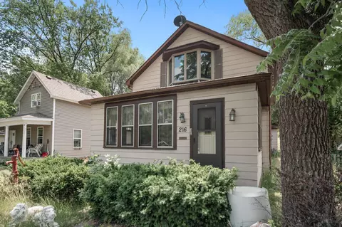 216 Belvidere St E, Saint Paul, MN 55107
