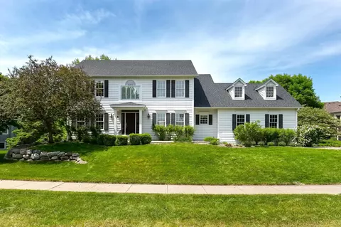 10336 Normandy Crst, Eden Prairie, MN 55347