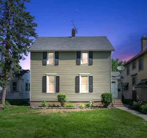 1241 Charles Ave, Saint Paul, MN 55104