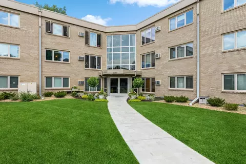 4350 Brookside Ct #106, Edina, MN 55436