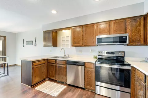 3817 Laurel Ct, Eagan, MN 55122 photo 11