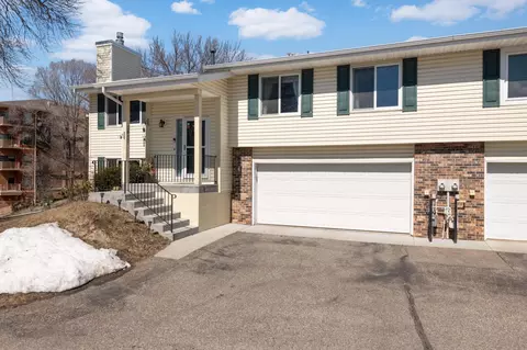 3817 Laurel Ct, Eagan, MN 55122 photo 3