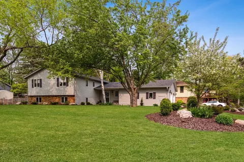 3704 Denmark Ave, Eagan, MN 55123