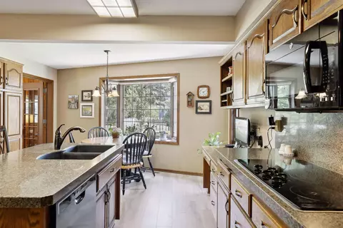 3704 Denmark Ave, Eagan, MN 55123 photo 9