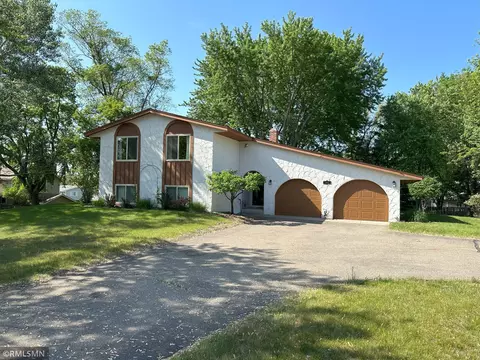 14403 Guthrie Way, Apple Valley, MN 55124