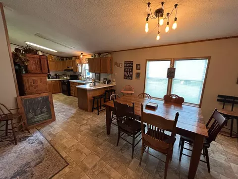 121 1st St E, Madison, MN 56256 photo 4