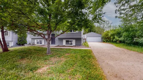 714 37th Ave NW, Rochester, MN 55901