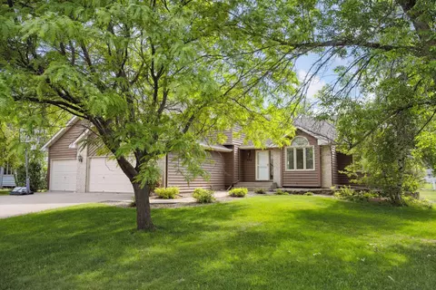 6366 Kingsview Ln N, Maple Grove, MN 55311