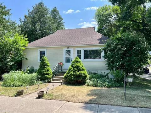 1177 W 11th St, Winona, MN 55987