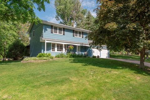 17720 Leemans Ct, Minnetonka, MN 55345