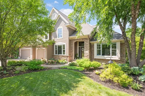 8792 Springwood Alcove, Woodbury, MN 55125