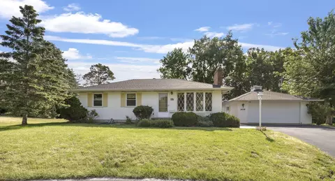 1826 Onacrest Ct, Maplewood, MN 55117