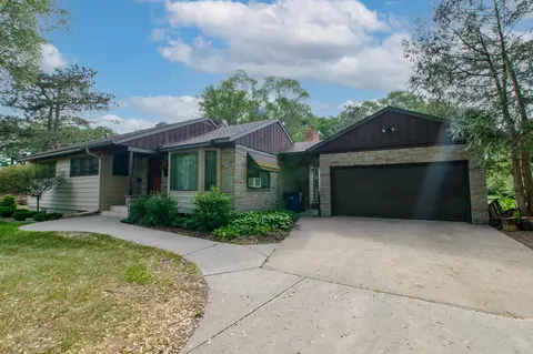 42 Woodhill Rd, Saint Cloud, MN 56301