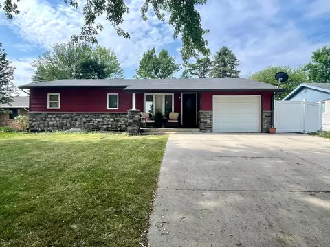 1909 Willow Ave, Worthington, MN 56187