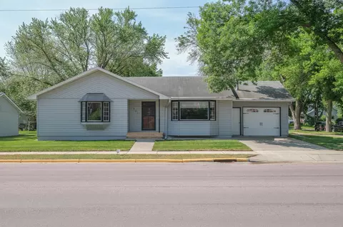 301 Silver St E, Mapleton, MN 56065