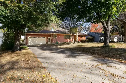 4890 Main St E, Maple Plain, MN 55359