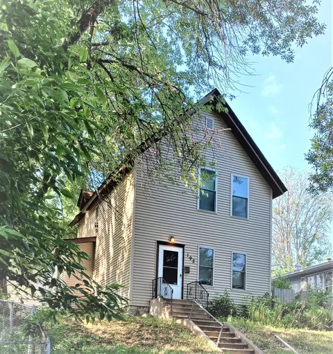 192 Baker St E, Saint Paul, MN 55107
