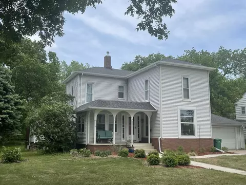 415 N 3rd St, Marshall, MN 56258