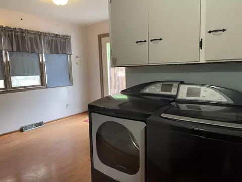 415 N 3rd St, Marshall, MN 56258 photo 8