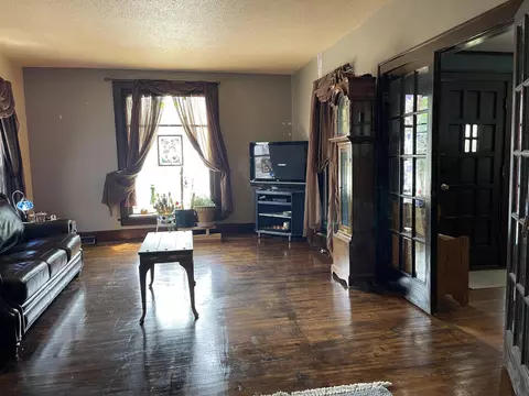 415 N 3rd St, Marshall, MN 56258 photo 5