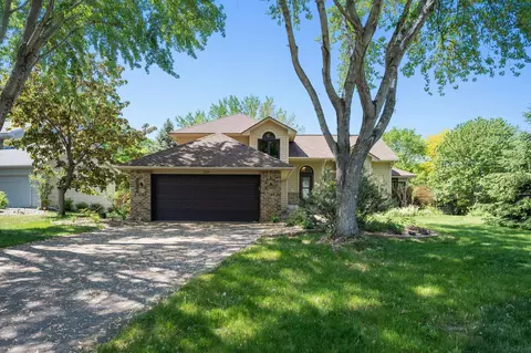 11525 Lakeside Cir, Champlin, MN 55316