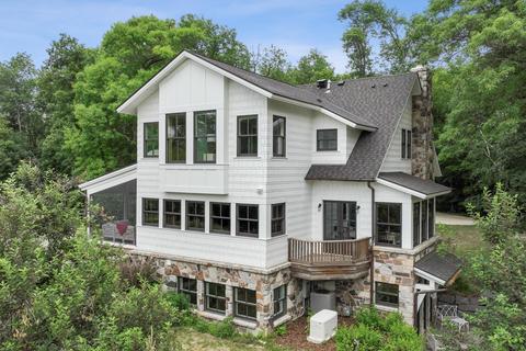 655 Hackamore Rd, Medina, MN 55340