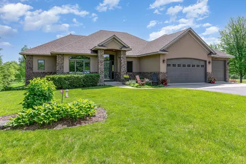 19765 Erin Ave, Prior Lake, MN 55372