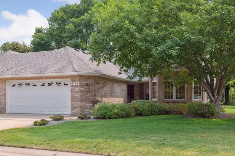 5708 Silverthorn Pl, Shoreview, MN 55126