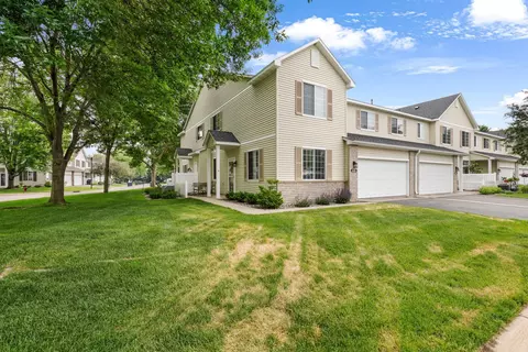 535 Tamarack Trl #1104, Farmington, MN 55024