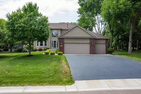 8755 Peony Ln N, Maple Grove, MN 55311