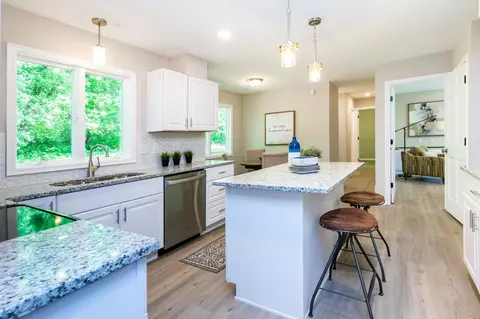 4840 Wild Canyon Dr, Woodbury, MN 55129